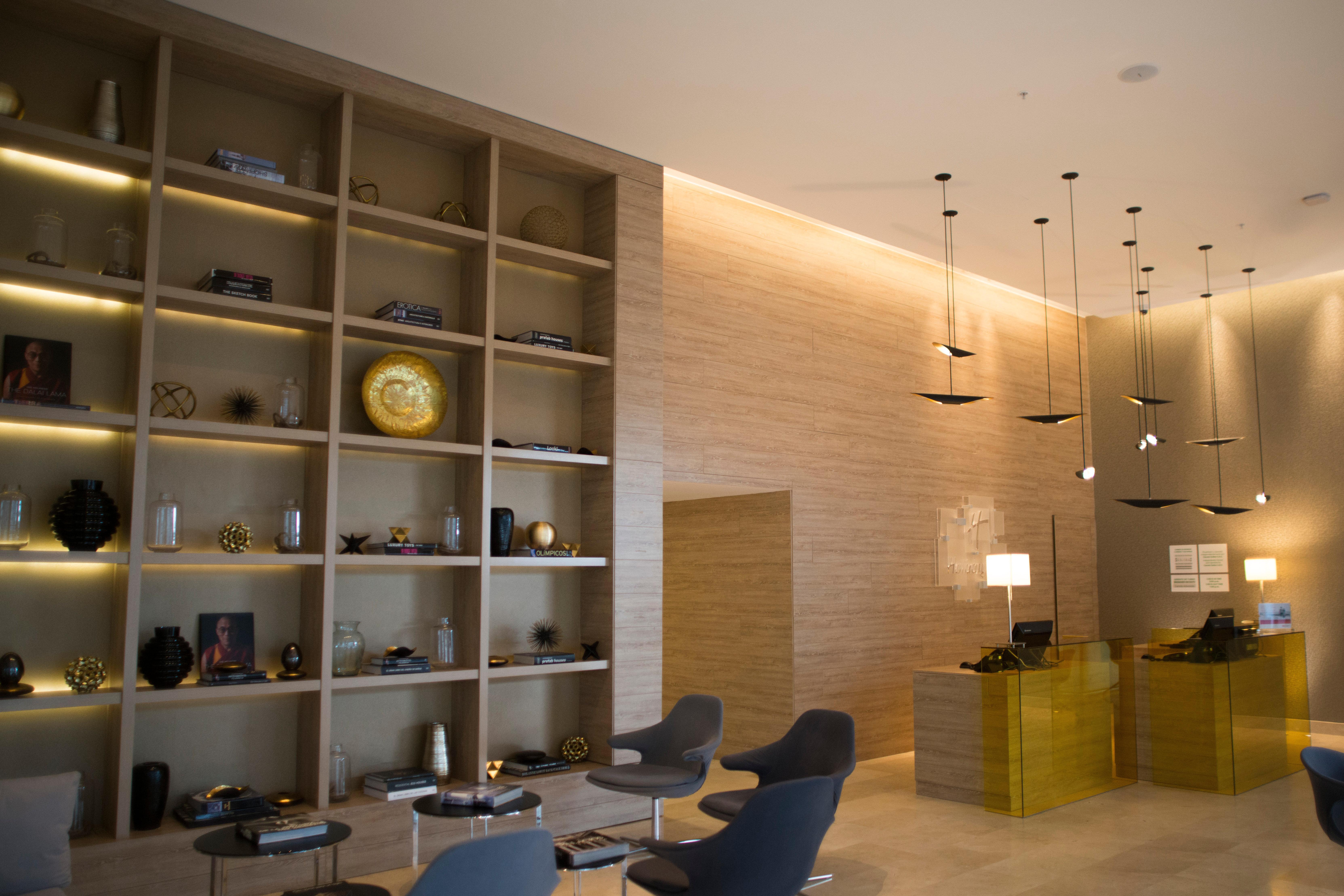 Holiday Inn Cucuta By Ihg Exterior foto The interior of the lounge