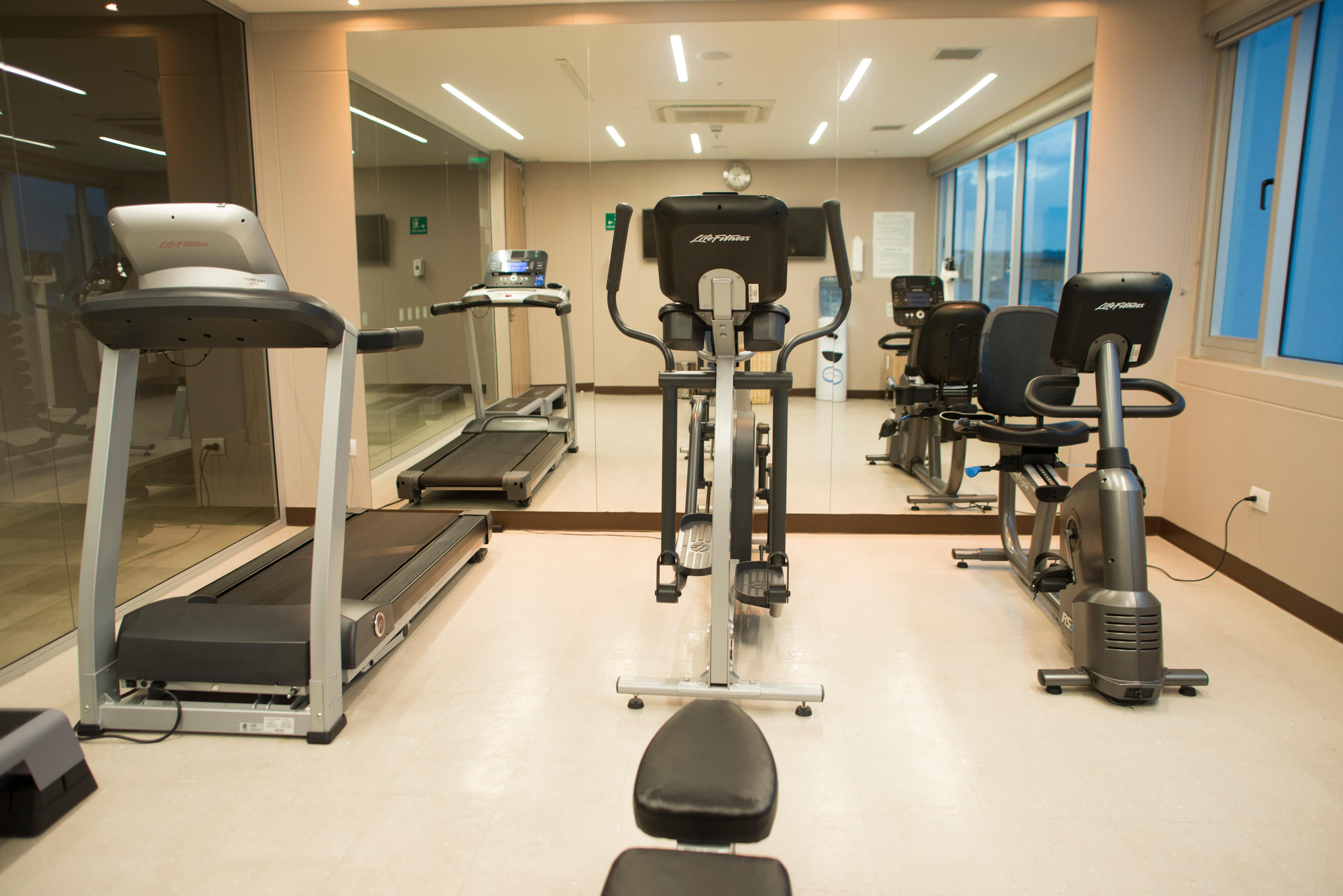 Holiday Inn Cucuta By Ihg Exterior foto A gym