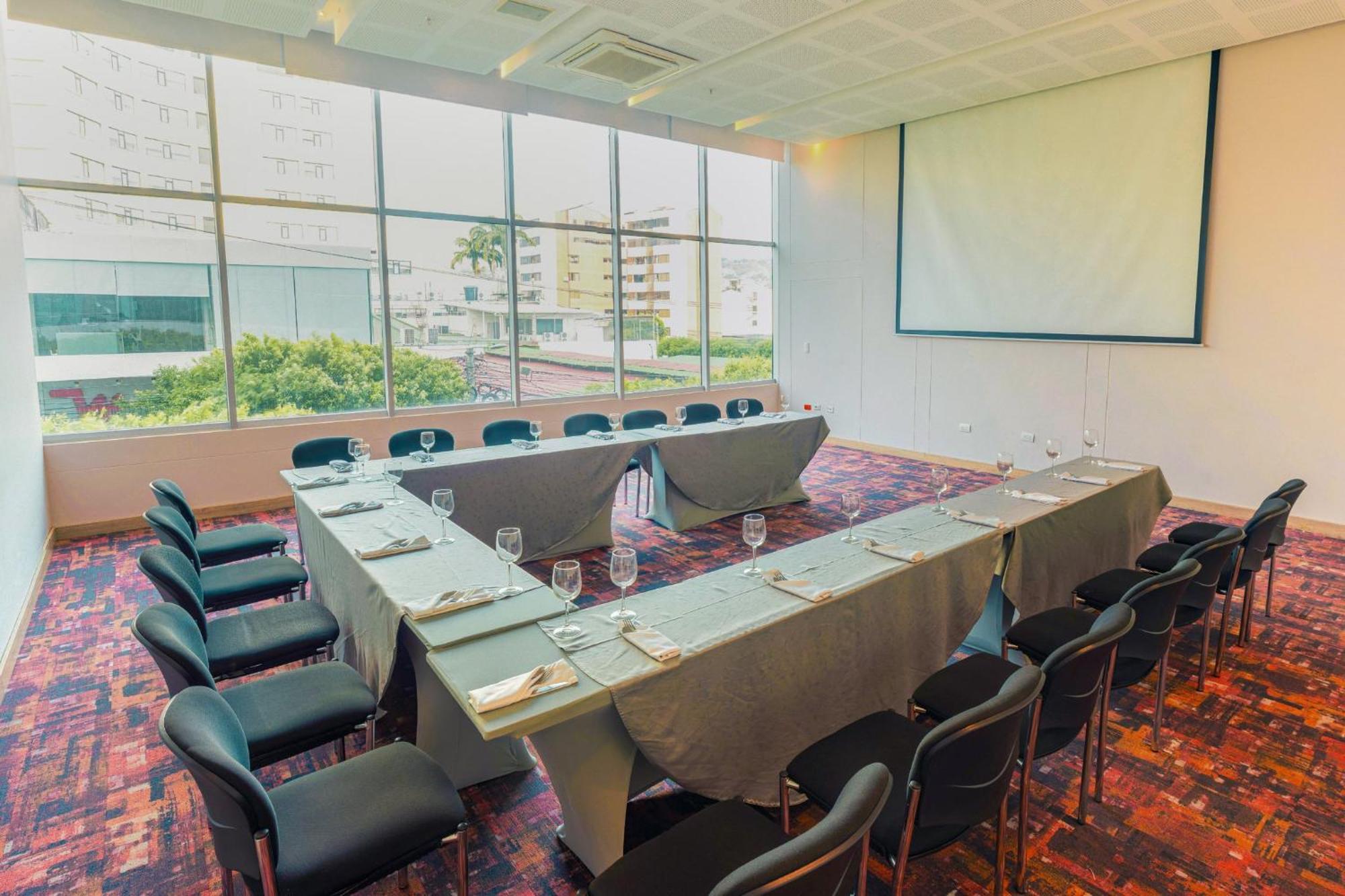 Holiday Inn Cucuta By Ihg Exterior foto Meeting room